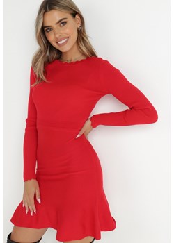 Czerwona Sukienka Dopasowana z Falbanką Zaol ze sklepu Born2be Odzież w kategorii Sukienki - zdjęcie 143372554