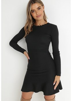 Czarna Sukienka Dopasowana z Falbanką Zaol ze sklepu Born2be Odzież w kategorii Sukienki - zdjęcie 143372560
