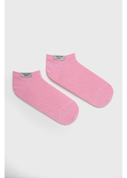 Calvin Klein Jeans Skarpetki (2-pack) 701218749.NOS damskie kolor różowy ze sklepu ANSWEAR.com w kategorii Skarpetki damskie - zdjęcie 143388474