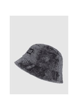 Czapka typu bucket hat ze sztucznego futra ze sklepu Peek&Cloppenburg  w kategorii Kapelusze męskie - zdjęcie 143426393