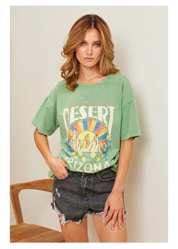 Koszulka "Desert" w kolorze zielonym ze sklepu Limango Polska w kategorii Bluzki damskie - zdjęcie 143539610