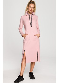 Różowa dresowa sukienka midi z lampasami M688, Kolor róż pudrowy, Rozmiar L, MOE ze sklepu Primodo w kategorii Sukienki - zdjęcie 143566303