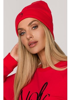 Czapka beanie z haftem MOE GIRL czerwona M709, Kolor czerwony, Rozmiar uniwersalny, MOE ze sklepu Primodo w kategorii Czapki zimowe damskie - zdjęcie 143566421
