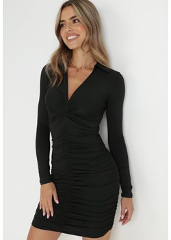 Czarna Sukienka Dopasowana z Marszczeniem Velvih ze sklepu Born2be Odzież w kategorii Sukienki - zdjęcie 143700710