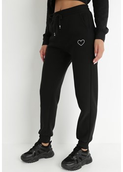 Czarne Spodnie Dresowe Ocieplone Hyrmice ze sklepu Born2be Odzież w kategorii Spodnie damskie - zdjęcie 144101214