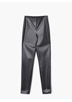 Cropp - Spodnie z imitacji skóry - czarny ze sklepu Cropp w kategorii Spodnie damskie - zdjęcie 144448741