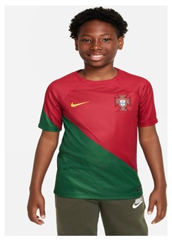 Koszulka piłkarska dla dużych dzieci Nike Dri-FIT Portugalia Stadium 2022/23 (wersja domowa) - Czerwony ze sklepu Nike poland w kategorii T-shirty chłopięce - zdjęcie 144545841