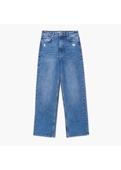 Cropp - Jeansy straight z przetarciami - Niebieski ze sklepu Cropp w kategorii Jeansy damskie - zdjęcie 144636442