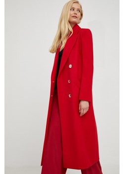 Patrizia Pepe płaszcz z domieszką wełny kolor czerwony przejściowy dwurzędowy ze sklepu ANSWEAR.com w kategorii Płaszcze damskie - zdjęcie 144744992