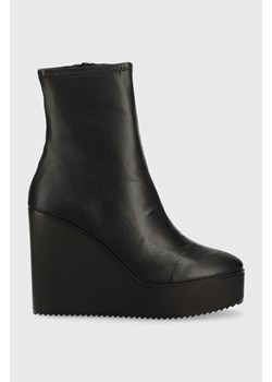 Steve Madden botki Jassy damskie kolor czarny na koturnie ze sklepu ANSWEAR.com w kategorii Botki - zdjęcie 144755163