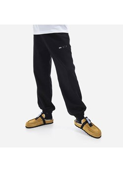 Spodnie męskie McQ IC0 Sweatpants 647262RST931000 ze sklepu sneakerstudio.pl w kategorii Spodnie męskie - zdjęcie 144799383