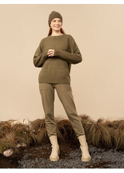 Sweter oversize damski ze sklepu OUTHORN w kategorii Swetry damskie - zdjęcie 144799754