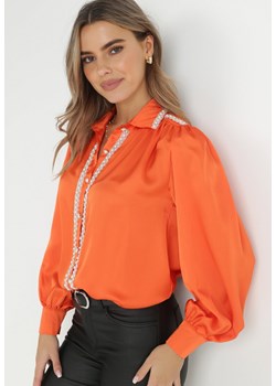 Pomarańczowa Koszula z Bufiastym Rękawem i Lamówkami z Perełek Tizi ze sklepu Born2be Odzież w kategorii Koszule damskie - zdjęcie 145070750