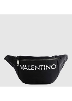 VALENTINO BAGS - Czarna torebka nerka NYLO ze sklepu outfit.pl w kategorii Nerki - zdjęcie 145075611