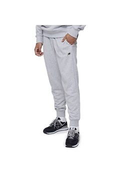 Spodnie dresowe New Balance MP23600AG - szare ze sklepu streetstyle24.pl w kategorii Spodnie męskie - zdjęcie 145093964