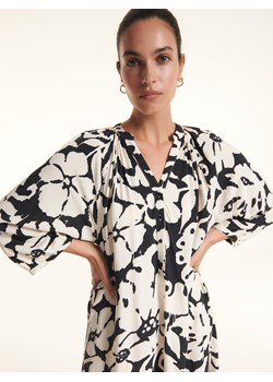 Reserved - Wzorzysta sukienka z EcoVero™ - Kremowy ze sklepu Reserved w kategorii Sukienki - zdjęcie 145181872
