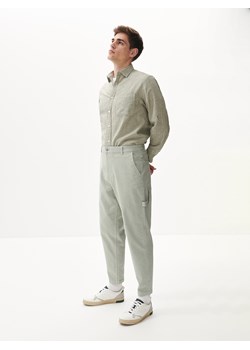 Reserved - Spodnie typu carrot - Zielony ze sklepu Reserved w kategorii Spodnie damskie - zdjęcie 145201903