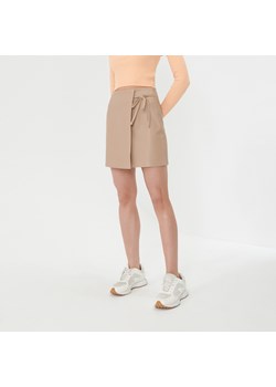 Sinsay - Spódnica mini z imitacji skóry - Beżowy ze sklepu Sinsay w kategorii Spódnice - zdjęcie 145231043