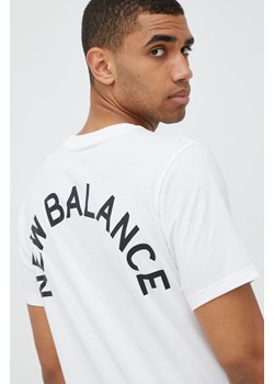 New Balance t-shirt męski kolor biały z nadrukiem ze sklepu ANSWEAR.com w kategorii T-shirty męskie - zdjęcie 145367583