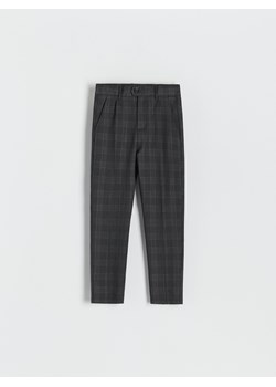 Reserved - Eleganckie spodnie slim fit w kratę - Szary ze sklepu Reserved w kategorii Spodnie chłopięce - zdjęcie 145396571