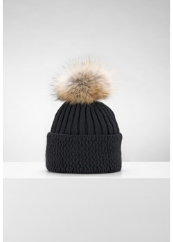 Czarna czapka z pomponem z naturalnego futra ze sklepu Molton w kategorii Czapki zimowe damskie - zdjęcie 145420370