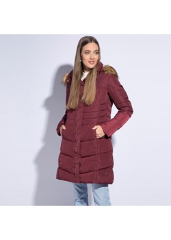 Damska kurtka puchowa pikowana z kapturem bordowa ze sklepu WITTCHEN w kategorii Płaszcze damskie - zdjęcie 145445704