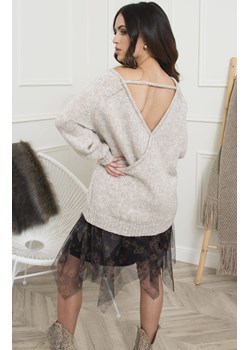 Sweter oversize z dekoltem na plecach w kolorze beżowym Sara, Kolor beżowy, Rozmiar Oversize, KAMEA ze sklepu Primodo w kategorii Swetry damskie - zdjęcie 145466430