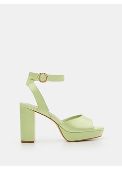 Mohito - Seledynowe sandały - Zielony ze sklepu Mohito w kategorii Sandały damskie - zdjęcie 145468661