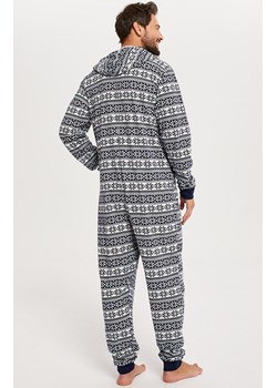 Kombinezon męski piżama jednoczęściowa w norweski wzór Alaska, Kolor granatowy-wzór, Rozmiar S, Italian Fashion - id: 167493 - marki Italian Fashion - 145796400 Kombinezon męski piżama jednoczęściowa w norweski wzór Alaska, Kolor granatowy-wzór, Rozmiar S, Italian Fashion ze sklepu Intymna w kategorii Piżamy męskie - zdjęcie 145796400