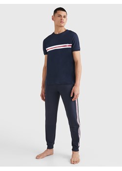 T-shirt męski Logo Tommy Hilfiger granatowy UM0UM01915 ze sklepu piubiu_pl w kategorii T-shirty męskie - zdjęcie 145843380