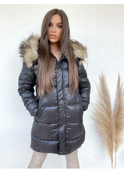 puchowa zimowa kurtka płaszcz royal z kapturem i futrem jenot - czarna ze sklepu STYLOWO w kategorii Kurtki damskie - zdjęcie 145935932