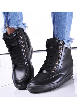 Czarne klasyczne sneakersy damskie na koturnie /F8-3 12818 T796/ ze sklepu Pantofelek24.pl w kategorii Trampki damskie - zdjęcie 146178804