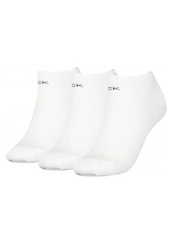 skarpety damskie calvin klein 701218768 białe 3 pack ze sklepu Royal Shop w kategorii Skarpetki damskie - zdjęcie 146189782