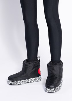 Śniegowce damskie czarne LOVE MOSCHINO JA24362G1FISS000 ze sklepu Sneaker Peeker w kategorii Śniegowce damskie - zdjęcie 146354294