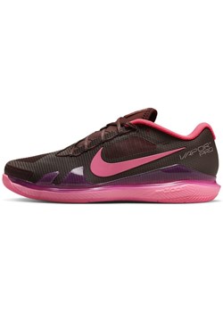 Damskie buty do tenisa na twarde korty NikeCourt Zoom Vapor Pro Premium - Czerwony ze sklepu Nike poland w kategorii Buty sportowe damskie - zdjęcie 146357104