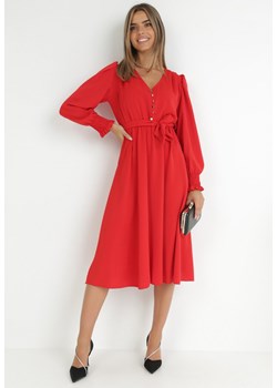 Czerwona Sukienka z Bufiastym Rękawem i Guzikami przy Dekolcie Mozelle ze sklepu Born2be Odzież w kategorii Sukienki - zdjęcie 146395042