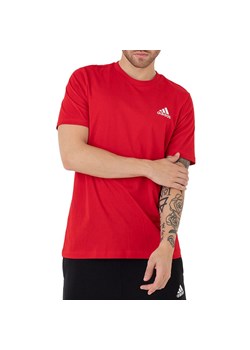 Koszulka adidas Essentials Embroidered Small Logo GK9642 - czerwona ze sklepu streetstyle24.pl w kategorii T-shirty męskie - zdjęcie 146398651