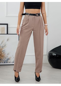 Beżowe spodnie z zakładkami Azuri ze sklepu Eye For Fashion w kategorii Spodnie damskie - zdjęcie 146573650