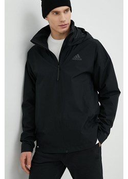 adidas kurtka przeciwdeszczowa męska kolor czarny przejściowa ze sklepu ANSWEAR.com w kategorii Kurtki męskie - zdjęcie 146577012