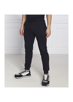 GUESS ACTIVE Spodnie dresowe ALDWIN | Regular Fit ze sklepu Gomez Fashion Store w kategorii Spodnie męskie - zdjęcie 146601604