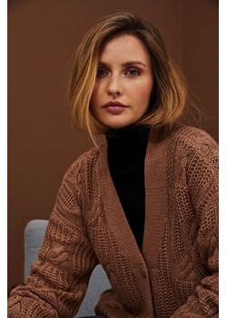 Rozpinany sweter z warkoczowym splotem ze sklepu Moodo.pl w kategorii Swetry damskie - zdjęcie 146649542