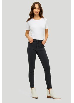 Grafitowe, jeans'owe spodnie typu rurki ze sklepu Greenpoint.pl w kategorii Jeansy damskie - zdjęcie 146812482
