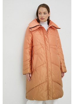 Guess kurtka damska kolor pomarańczowy zimowa ze sklepu ANSWEAR.com w kategorii Kurtki damskie - zdjęcie 146849423