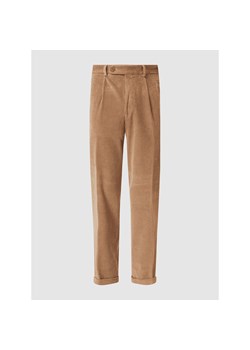 Spodnie z zakładkami w pasie o kroju comfort fit ze sztruksu model ‘Morello’ ze sklepu Peek&Cloppenburg  w kategorii Spodnie męskie - zdjęcie 146970520
