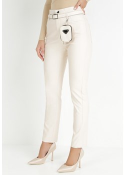 Jasnobeżowe Spodnie z Imitacji Skóry z Paskiem z Saszetką Keala ze sklepu Born2be Odzież w kategorii Spodnie damskie - zdjęcie 146978740