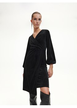 Reserved - Welurowa sukienka z metalizowaną nicią - Czarny ze sklepu Reserved w kategorii Sukienki - zdjęcie 147034531
