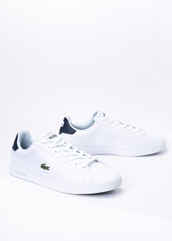 Sneakersy męskie białe Lacoste Graduate ze sklepu Sneaker Peeker w kategorii Trampki męskie - zdjęcie 147218102