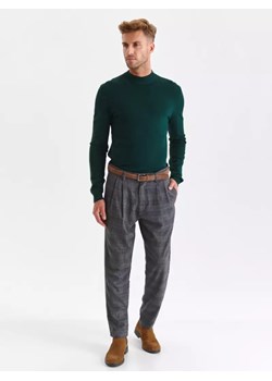 Spodnie tkaninowe w kratę z paskiem ze sklepu Top Secret w kategorii Spodnie męskie - zdjęcie 147438634