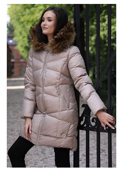Beżowa zimowa kurtka z naturalnym futrem Perso ze sklepu Eye For Fashion w kategorii Kurtki damskie - zdjęcie 147488880