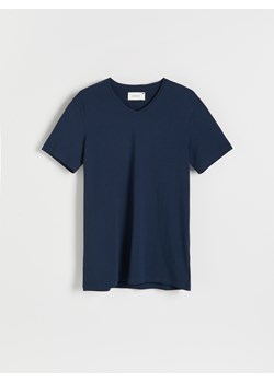 Reserved - T-shirt slim z dekoltem V - granatowy ze sklepu Reserved w kategorii T-shirty męskie - zdjęcie 147530172